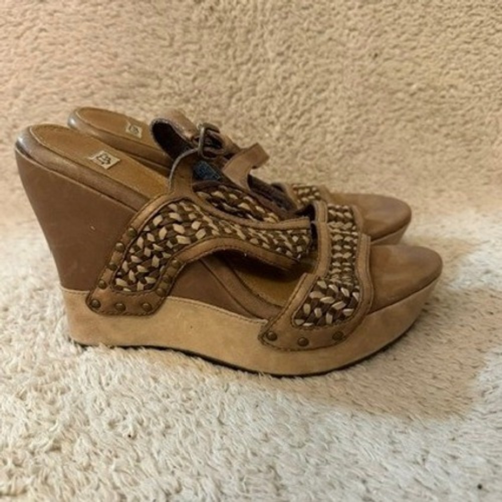 UGG Lucianna Wedge Sandals Women 6.5 Tan Woven Leather Platform EUC